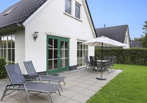 Luxury 6-person villa in the holiday park Landal Kasteeldomein De Cauberg