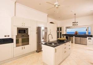 Luxury Art Filled Villa with Pool and Ocean Views - Martello House (6 bed)