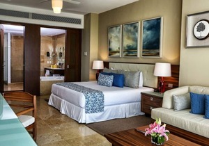 LUXURY Condo 2 Bedroom Beach Club, Spa, Golf, AMENITIES ABOUND