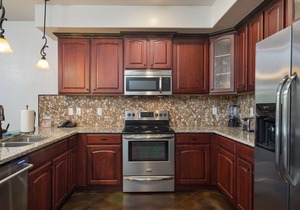 Luxury Condo in Downtown Moab | Private Hot Tub | Bike Storage | Pet Friendly