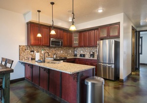 Luxury Condo in Downtown Moab! Pet Friendly | Bike Storage | Easy Parking