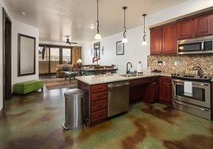 Luxury Condo in Downtown Moab! Pet Friendly | Bike Storage | Easy Parking
