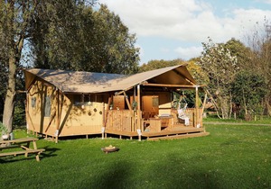 Luxury glamping with bathroom in the Horsterwold