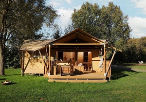 Luxury glamping with bathroom in the Horsterwold