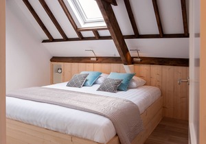 Luxury Gouda Cheese Farmhouse, 30 minutes from all major cities and sea.