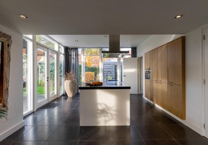 Luxury holiday home with enclosed garden