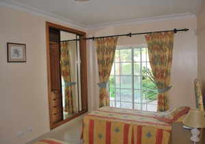 Luxury house near the sea with swimming pool, hammam, jacuzzi, gymnasium, playground.