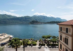 Luxury Lake Front Britannia Apartments