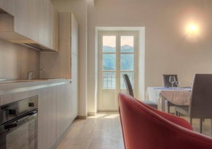 Luxury Lake Front Britannia Apartments