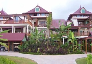 Luxury Loft Appartment on Eden Island with 3 Bedrooms, Views on Marina & Beach