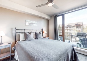 Luxury mountain-view condo with fireplace, balcony, indoor pool & hot tub