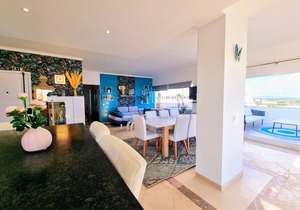 Luxury penthouse with 180° sea view