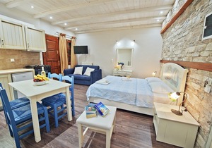 Luxury Superior Studios just 20m. from the Sea!