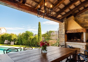 Luxury villa and the winery Benvenuti are the key "condiments" for your holidays