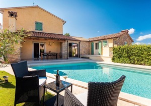 Luxury villa and the winery Benvenuti are the key "condiments" for your holidays