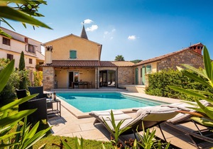 Luxury villa and the winery Benvenuti are the key "condiments" for your holidays