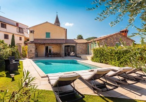 Luxury villa and the winery Benvenuti are the key "condiments" for your holidays