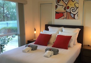 Lyreen's Apartment B&B