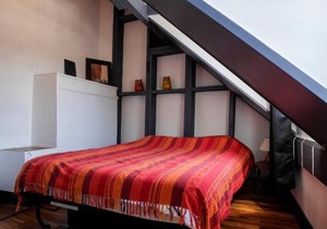 Maison 3 niveaux avec terrasse, 2 chambres, animaux acceptés – centre Le Palais - FR-1-418-136