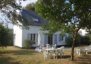 Maison avec grand jardin à Bortentrion, près de Sauzon et plage, idéal pour familles, au calme - FR-1-418-70