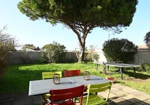 Maison calme à Ars-en-Ré, 4 chambres, jardin privé - FR-1-434-89