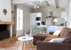 Maison de Charme à Saint-Denis-d'Oléron - 6 Couchages, Cour Ensoleillée, Proche Commerces - FR-1-246A-77