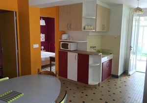 Maison de Plain-Pied à 700m de la Plage avec Jardin Privé, BBQ, et Parking – 6 Couchages - FR-1-246A-319