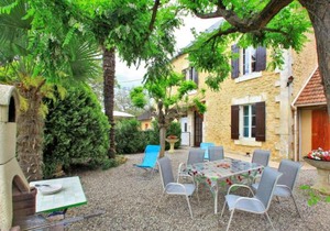 Maison familiale avec piscine en pleine nature, proche Dordogne et sites touristiques - FR-1-616-217