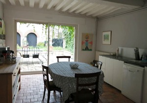 Maison l'Amérique welcome you to one of their room. Dogs are also welcomed