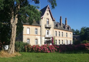 Majestic Holiday Home in Clesse with Garden