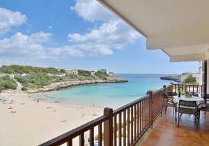 Mallorca front line beach apartment with terrace