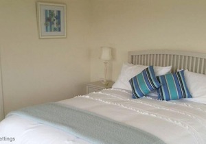 Mannin Bay Beach House - sleeps 8 guests in 4 bedrooms