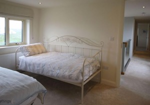 Mannin Bay Beach House - sleeps 8 guests in 4 bedrooms