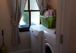 Marian Cottage. Fully restored 19c cottage. Sleeps 3. Parking. Kinsale