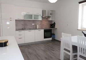 Maric (LBN432) by Interhome