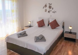 Maric (LBN432) by Interhome