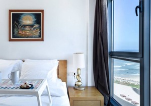 Marina Apartment With Stunning Views