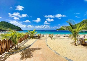 Marina Beach 2, between Anse Marcel marina and beach