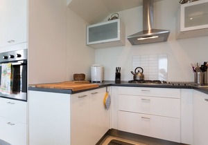 Massino Visconti 2 bed apartment with lake views