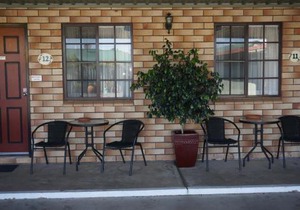 Miles Outback Motel