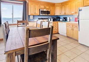 ML246 Spacious Condo Mtn And Lake Views Fireplace