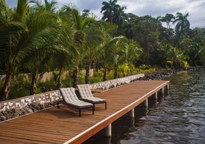 Modern 1BR ❤️Ocean, Jungle, Sunsets + Walk to Surf