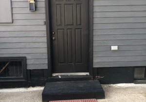 Modern 2 Bedroom with King near downtown w yard