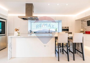 Modern 4-Bed Villa 4K beach 30k Lisbon