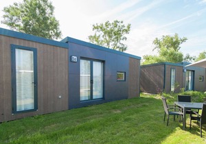 Modern chalet with two bathrooms, close to the North Sea