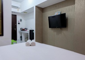 Modern & Comfy Studio @ Casa De Parco Apartment By Travelio