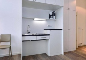 Modern, dog-friendly apartment with west-facing terrace - only 20 m to the beach! -
