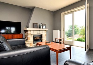 Modern Holiday Home in Flobecq with Garden