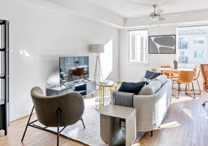 Modern SLU 1BR w/ Gym & Lounge, close to Space Needle, by Blueground