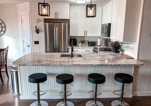 Modern Snowshoe Retreat - 3BR/2BA - Walk to Slopes + Mountain Views